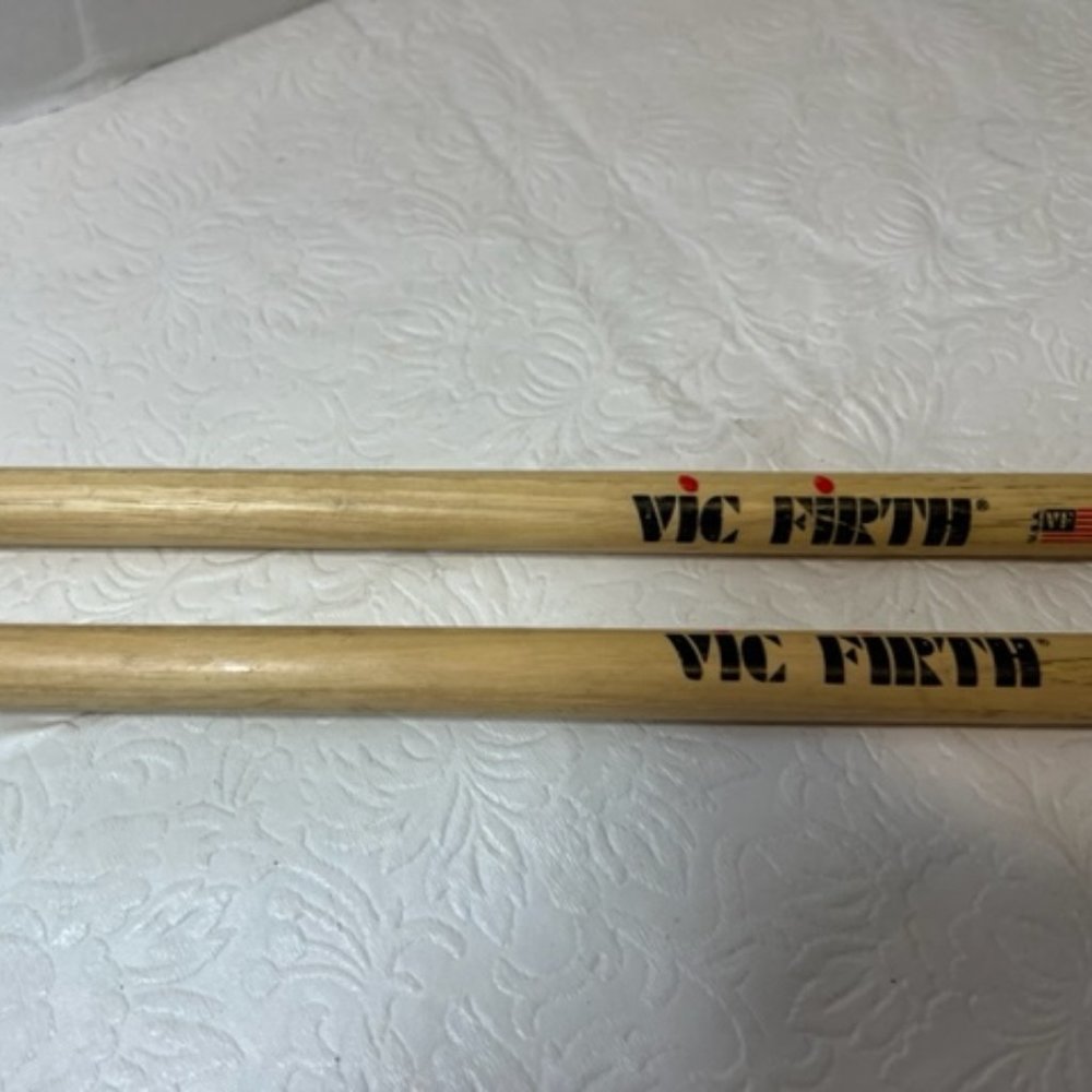 Vic Firth American Classic 5A Hickory Preowned, Drum Sticks 16" - Picture 7 of 9